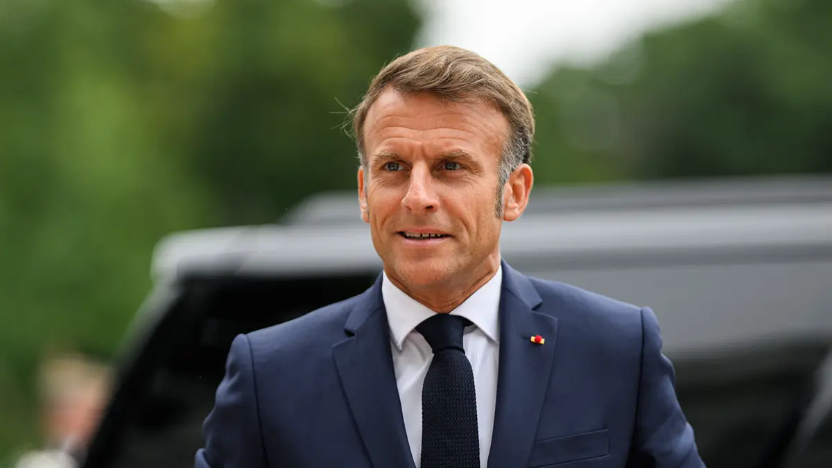 Макрон возложил вину за политический кризис во Франции на оппозицию