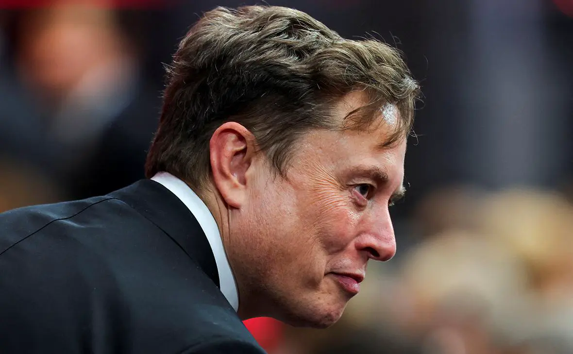 Илон Маск (Daniel Cole / Reuters)