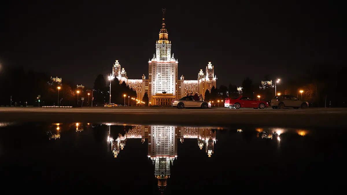 Уличное освещение и подсветку в Москве перевели на зимний режим работы