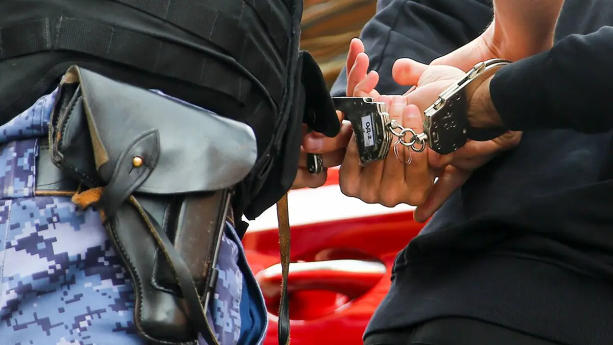 Полиция задержала грабителей, похитивших у москвича 400 тысяч рублей и телефон