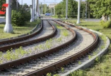 В Екатеринбурге рассматривают меры безопасности для водителей трамваев после стрельбы v ekaterinburge rassmatrivayut mery bezopasnosti dlya voditelej tramvaev posle strelby-stanural-ru-0