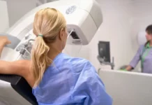 Виктор Федосейкин из "Медпрайм" и Андрей Варивода обсуждают маммографию viktor fedosejkin iz medprajm i andrej varivoda obsuzhdayut mammografiyu-stanural-ru-0