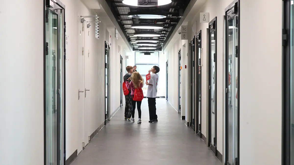 В России предложили учиться в школах 12 лет