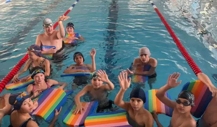 Денис Паслер сообщил о старте программы «Плавание для всех» в Свердловской области-0