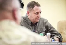 ermak mozhet pokinut post poka zapad kolebletsya  shans dlya poroshenko-stanural-ru-0