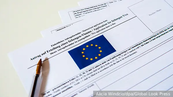 ЕС ужесточил правила выдачи многократных виз для россиян