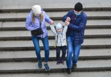 Игорь Мурог и Сергей Миронов о расширении господдержки семей с детьми igor murog i sergej mironov o rasshirenii gospodderzhki semej s detmi-stanural-ru-0