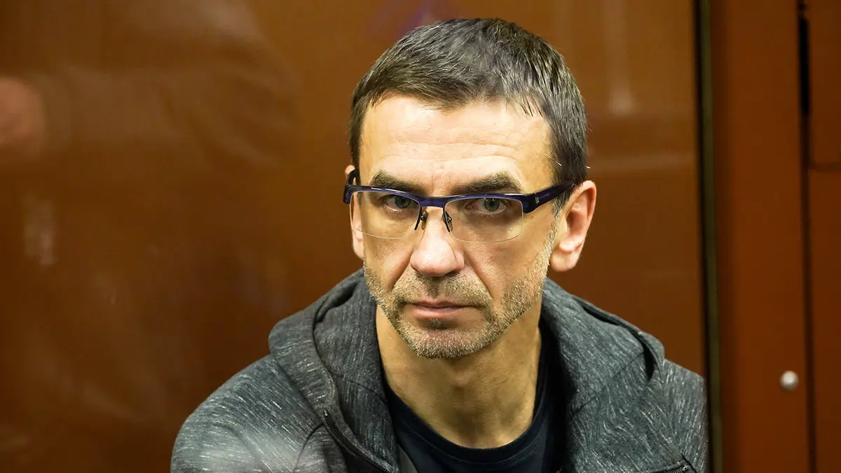 Суд разрешил экс-министру Абызову работать на госслужбе после выхода из колонии