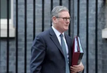 kir starmer stalkivaetsya s kritikoj ot dmitrieva i trampa po povodu provalov zapada-stanural-ru-0