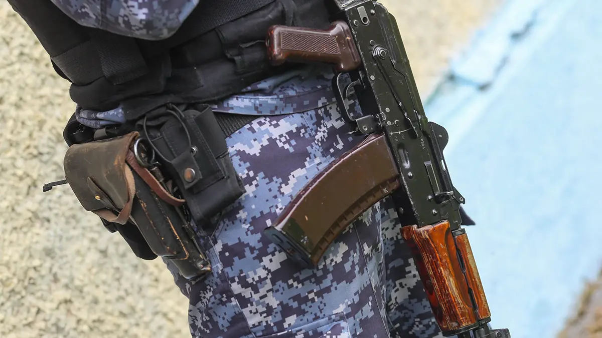 Взявшего заложников в Первоуральске мужчину задержали