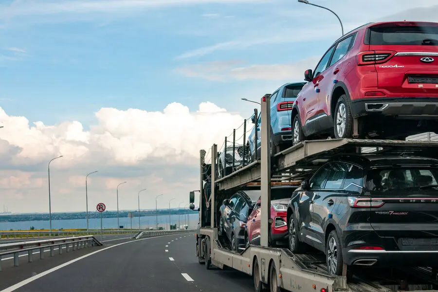 Очереди автомобилей на границе России и Казахстана вызывают интерес дилеров и экспертов-0