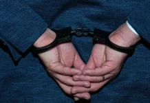 podrobnosti dela pedagoga iz indii obvinyaemogo v domogatelstvah k shkolniczam-stanural-ru-0