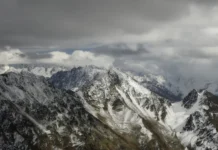 turisty v karachaevocherkesii poluchili pomoshh mchs rossii v maharskom ushhele-stanural-ru-0