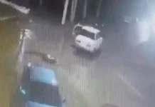 В Октябрьском районе Башкирии девушка выпала из машины рядом с клубом «Барвиха» v oktyabrskom rajone bashkirii devushka vypala iz mashiny ryadom s klubom barviha-stanural-ru-0