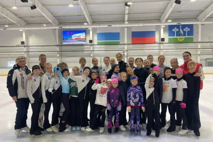 Ледовый центр в Сысерти и Татьяна Савинова открывают новые горизонты для юных фигуристов-0