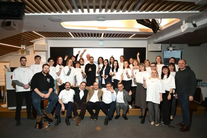 Минцифры РФ и Яндекс Учебник поддержали развитие учителей информатики-0