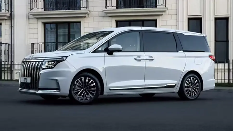 Минивэн JAC RF8 предлагает выгодные условия по сравнению с Sollers SP7-0