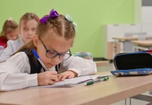 Минпросвещения РФ определило даты зимних каникул для школьников и прогнозы от SuperJob minprosveshheniya rf opredelilo daty zimnih kanikul dlya shkolnikov i prognozy ot -stanural-ru-0