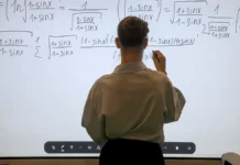 Новичков из Госдумы предложил школьникам больше заданий перед Новым годом novichkov iz gosdumy predlozhil shkolnikam bolshe zadanij pered novym godom-stanural-ru-0