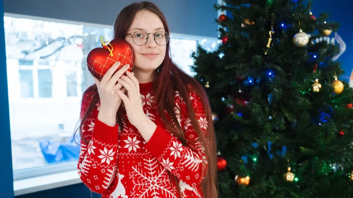 От спектаклей до благотворительных ярмарок: как отмечают Новый год в колледжах Москвы