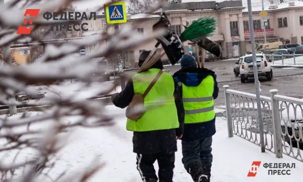 Руслан Кухарук обсудил миграционную политику в Югре и её перспективы-0