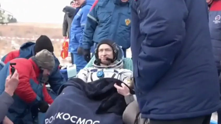 Роскосмос показал кадры эвакуации экипажа корабля «Союз МС-27»