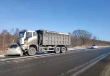 УМВД Приморья расследует ДТП с Honda Fit и Faw на трассе Артём-Находка umvd primorya rassleduet dtp s i na trasse artyomnahodka-stanural-ru-0