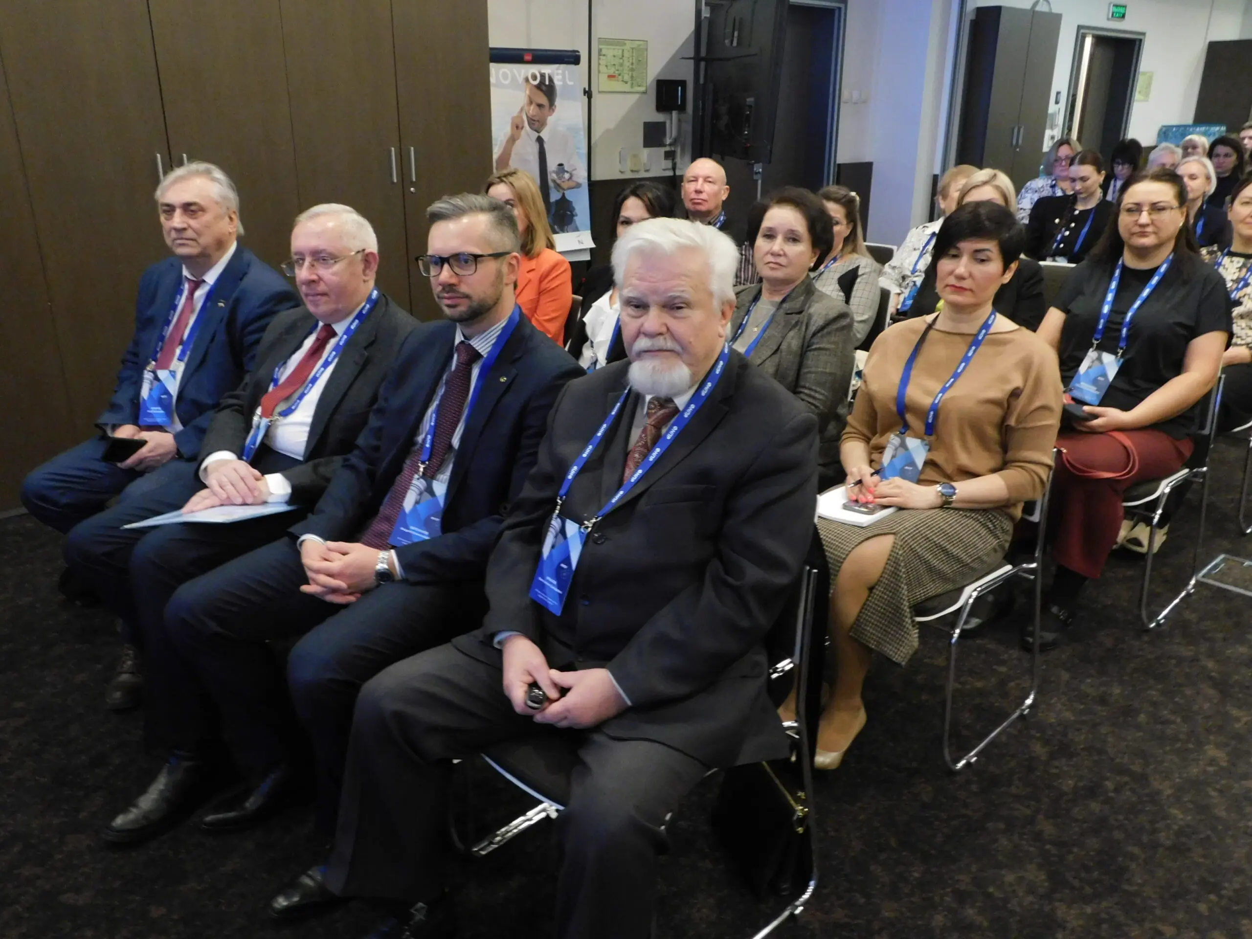 В Екатеринбурге стартовал третий Всероссийский профсоюзный юридический форум ФНПР-0