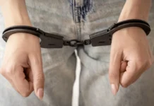 В Москве полицейские задержали псевдоэкстрасенса, обманувшего жителя v moskve policzejskie zaderzhali psevdoekstrasensa obmanuvshego zhitelya-stanural-ru-0