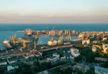 В Одессе на судне Cenk T произошёл взрыв, охвативший генераторы АКСА для Румынии v odesse na sudne proizoshyol vzryv ohvativshij generatory aksa dlya rumynii-stanural-ru-0