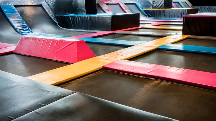 В Петербурге девочке выплатят 500 тысяч рублей за переломы от падения с батута