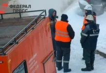 В Тюмени восстанавливают отопление и дороги после прорыва трубы v tyumeni vosstanavlivayut otoplenie i dorogi posle proryva truby-stanural-ru-0