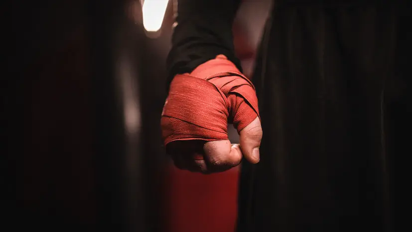 Осквернившему памятник ветеранам МЧС бойцу ММА предъявили обвинение