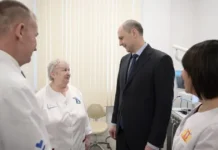 Денис Паслер открыл новую поликлинику в Реже – возможности для жителей denis pasler otkryl novuyu polikliniku v rezhe vozmozhnosti dlya zhitelej-stanural-ru-0