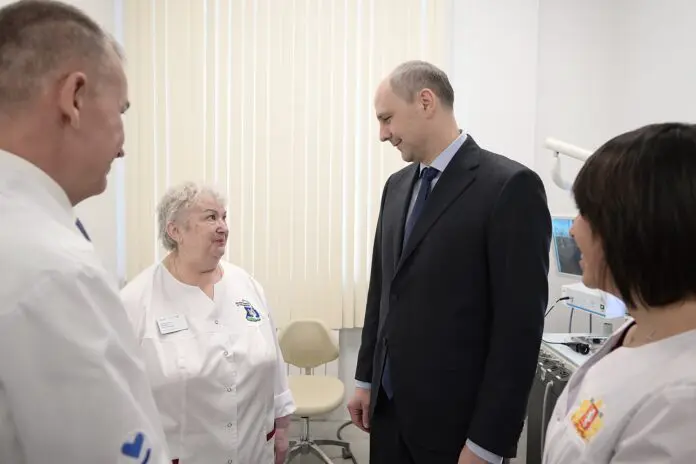 Денис Паслер открыл новую поликлинику в Реже – возможности для жителей-0