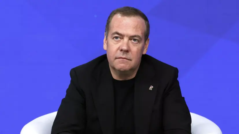 Медведев: выговор наркосвиньи в Давосе должен был закончиться поркой