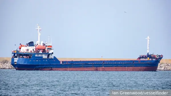 На Каспии спасли экипаж терпящего бедствие иранского сухогруза