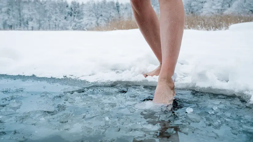 Терапевт Маеренкова перечислила правила безопасного купания в проруби