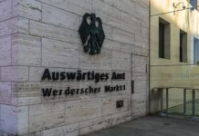 Германия выдворяет атташе РФ из-за шпионского скандала germaniya vydvoryaet attashe rf izza shpionskogo skandala-stanural-ru-0