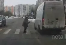 ГИБДД наказала водителя "Газели" за опасный манёвр в Зеленограде gibdd nakazala voditelya gazeli za opasnyj manyovr v zelenograde-stanural-ru-0