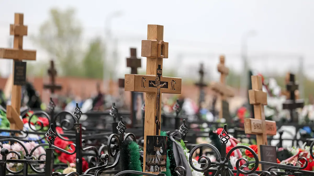 В Кузбассе похоронщики с нашивкой «Груз 200» сбрасывали голые тела в траншею