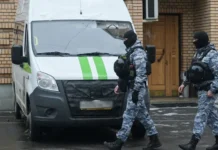 Квартира Долиной: ключи наконец вручены представителям Лурье kvartira dolinoj klyuchi nakonecz vrucheny predstavitelyam lure-stanural-ru-0