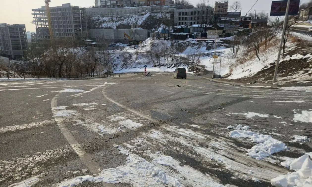 Спуск на Шефнера во Владивостоке расчистили ТГ-канал "Содержание городских территорий I Владивосток"