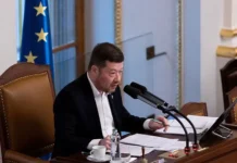 Томио Окамура требует прекратить флаговые демонстрации Украины в Чехии tomio okamura trebuet prekratit flagovye demonstraczii ukrainy v chehii-stanural-ru-0