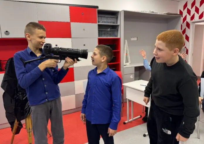 Выставка: от Смены-8 до Lumix в «Школьном музее» Шали-0