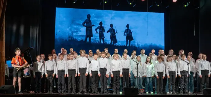 55 лет творчества – ДШИ Серова и Крапивин отмечают юбилей-0