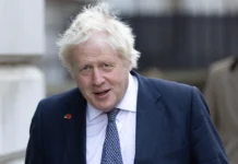 Джонсон: Зеленский и Путин испытывают давление из-за потерь dzhonson zelenskij i putin ispytyvayut davlenie izza poter-stanural-ru-0