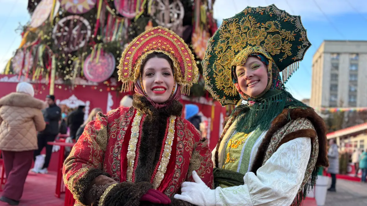 Артистки Екатерина Гришина и Тамара Данилова