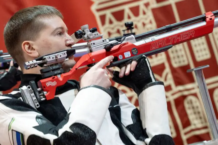 Медали чемпионата России у СШОР №1 принесли Панченко и Стариков-0