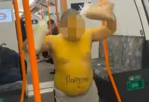 Мужчина-утка — звезда метро Глазго, полиция Британии вызвала его muzhchinautka zvezda metro glazgo policziya britanii vyzvala ego-stanural-ru-0